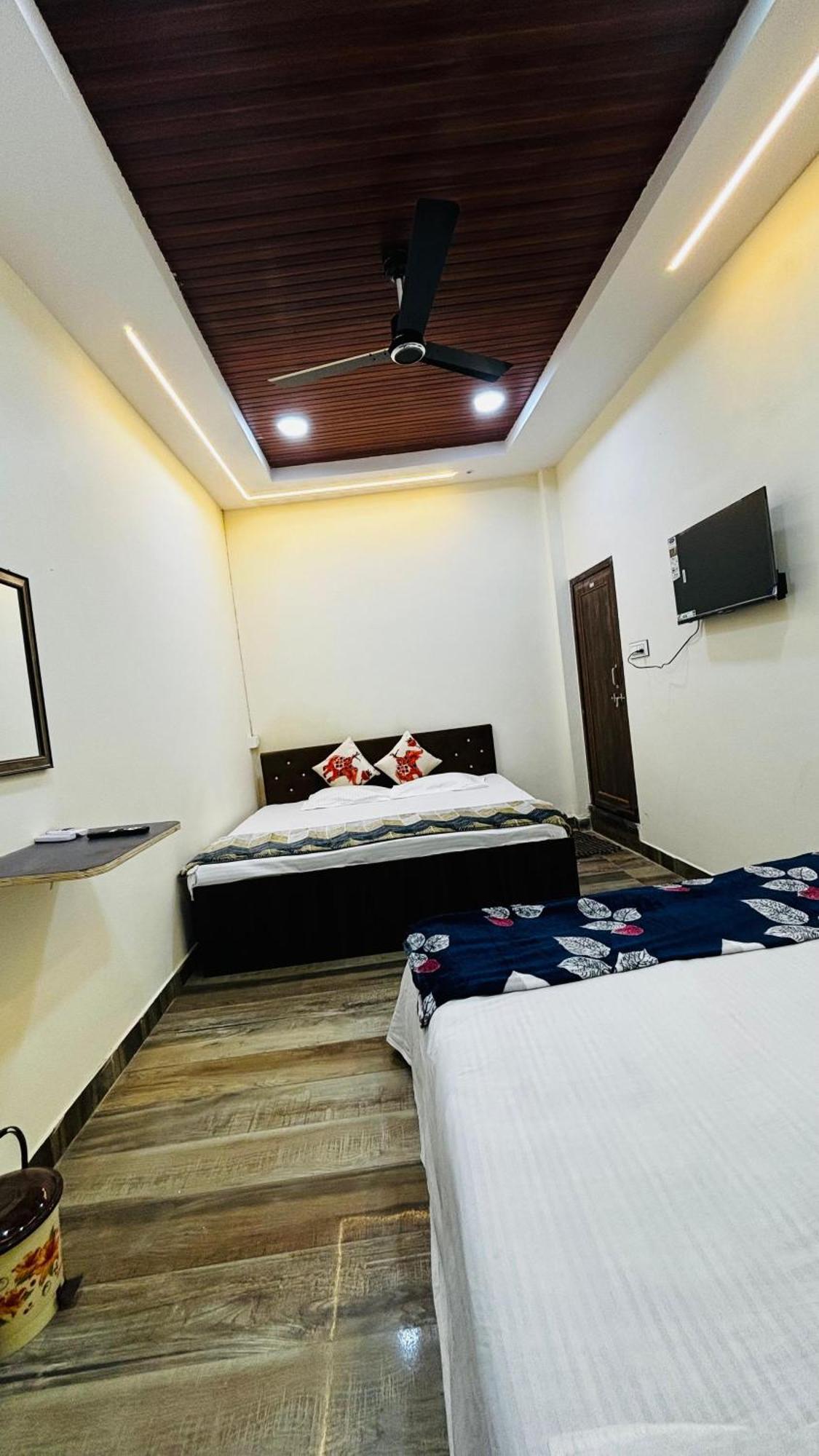 Hotel Shreenidhi Comfort Stay Ujjain Extérieur photo